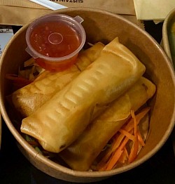 Vegetable Spring Roll ,Crispy Thai spring roll filled with mixed vegetables and glass noodles, served with sweet chilli dipping sauce.